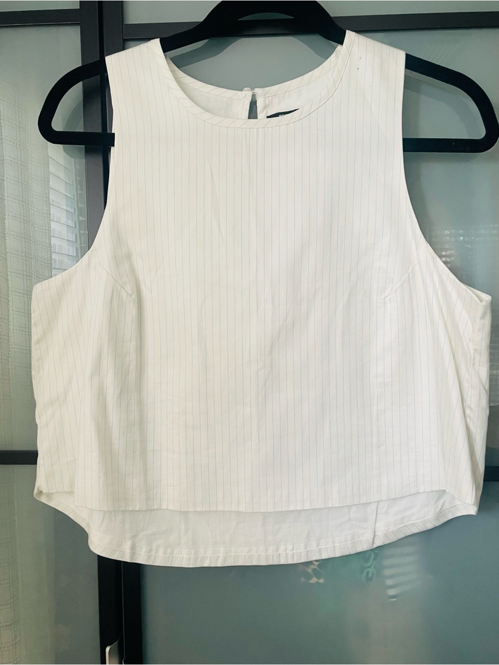 Make An Offer✌️ French Connection White Pinstripe Sleeveless Top